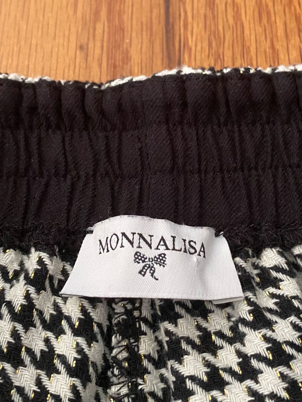 MonnaLisa Italy Black and White Houndstooth Pleated Shorts With Gold Trim - Picture 7 of 7